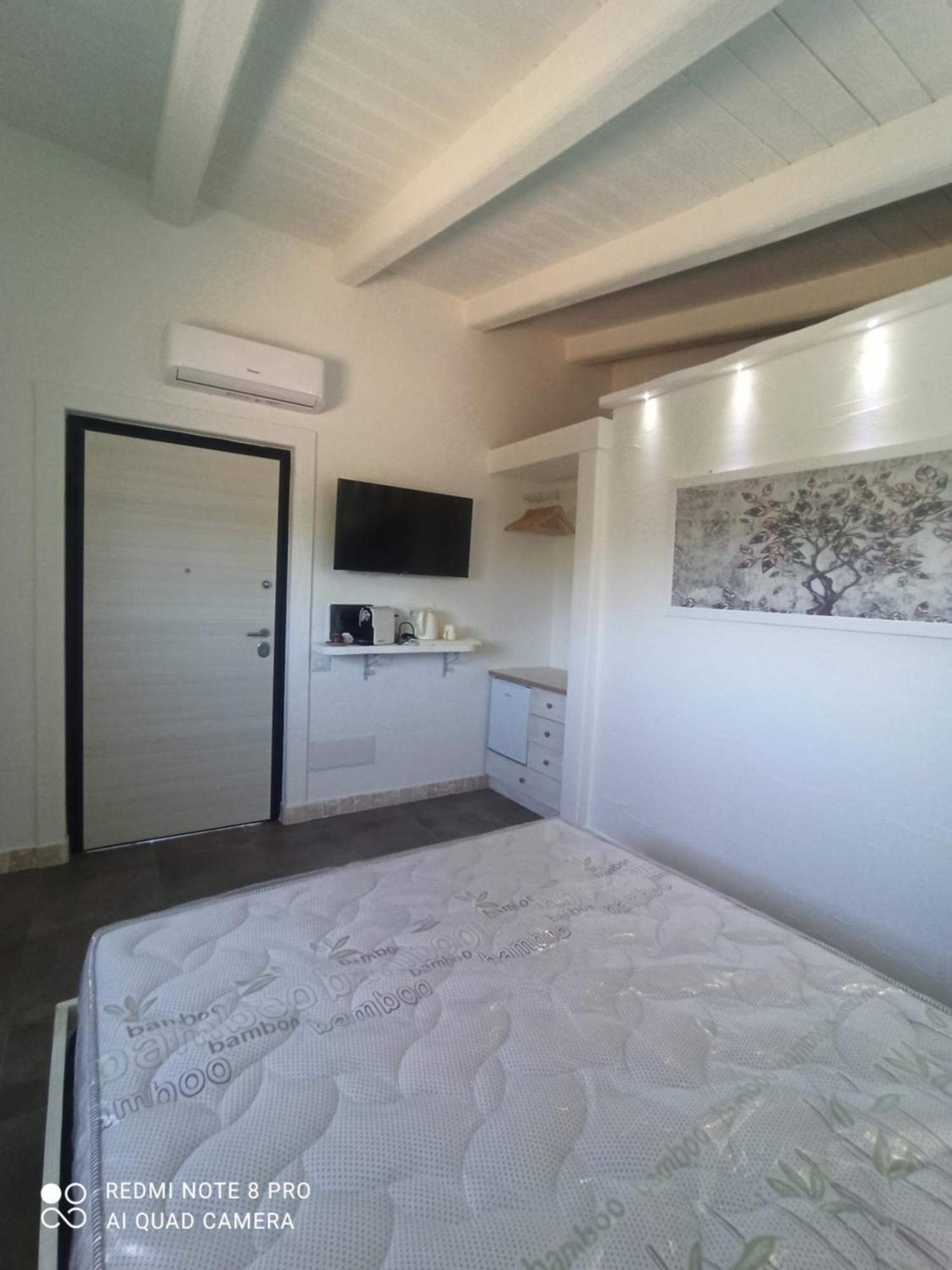Bello Bello Rooms Santa Teresa Gallura Bilik gambar